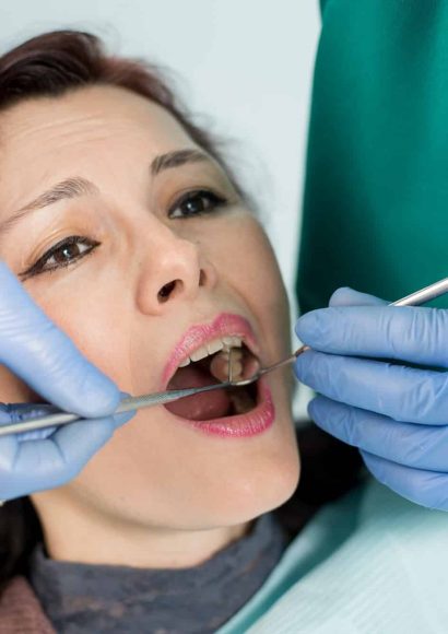 Thumbnail for Comment les cliniques dentaires traitent-elles les dents sensibles ?
